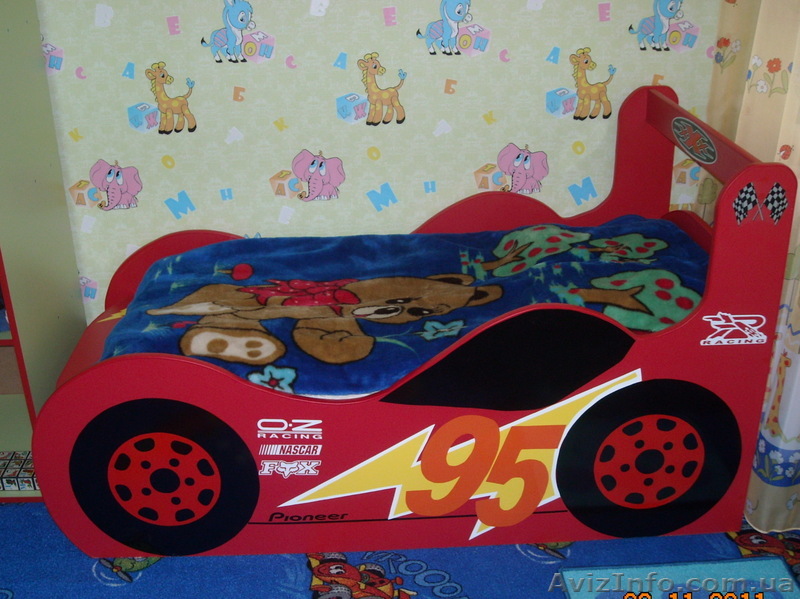Кроватка в виде автомобиля - <ro>Изображение</ro><ru>Изображение</ru> #1, <ru>Объявление</ru> #554591