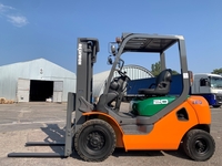 Вилковий автонавантажувач Komatsu на великих 12 колесах. Модель:FG20C-16 - <ro>Изображение</ro><ru>Изображение</ru> #1, <ru>Объявление</ru> #1751138