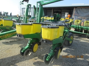 Пропашная вакуум сеялка точного высева John Deere 1780 15/8 рядов в наличии