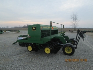 Механическая сеялка John Deere 750 рабочая ширина 4, 5 м
