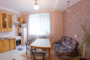 Сдам  посуточно или почасово в Киеве  ,  пер. Старокиевский