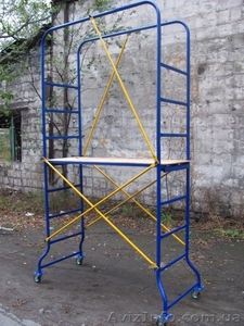 Подмость строительная на колесах