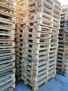  Дерев'яні піддони в доброму стані