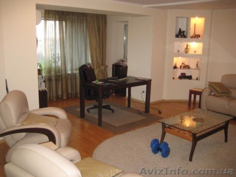 Продаю квартиру в центрі м.Черкаси. Площа 210 кв.м.  - <ro>Изображение</ro><ru>Изображение</ru> #2, <ru>Объявление</ru> #1637504