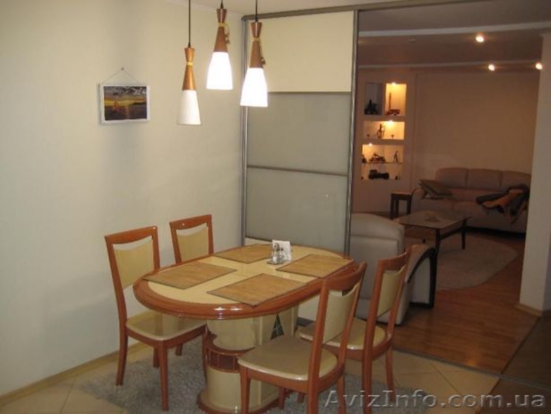 Продаю квартиру в центрі м.Черкаси. Площа 210 кв.м.  - <ro>Изображение</ro><ru>Изображение</ru> #5, <ru>Объявление</ru> #1637504