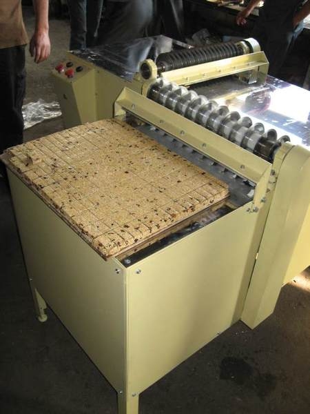 Машина для резки грильяжных масс МР-650  - <ro>Изображение</ro><ru>Изображение</ru> #3, <ru>Объявление</ru> #1682445