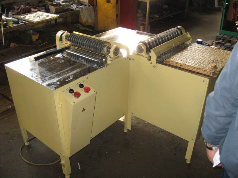 Машина для резки грильяжных масс МР-650  - <ro>Изображение</ro><ru>Изображение</ru> #1, <ru>Объявление</ru> #1682445