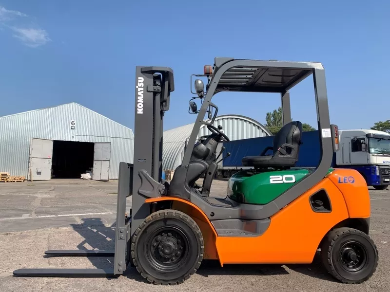 Вилковий автонавантажувач Komatsu на великих 12 колесах. Модель:FG20C-16 - <ro>Изображение</ro><ru>Изображение</ru> #1, <ru>Объявление</ru> #1751138