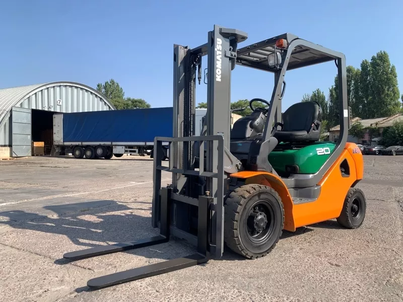 Вилковий автонавантажувач Komatsu на великих 12 колесах. Модель:FG20C-16 - <ro>Изображение</ro><ru>Изображение</ru> #2, <ru>Объявление</ru> #1751138