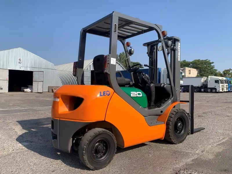 Вилковий автонавантажувач Komatsu на великих 12 колесах. Модель:FG20C-16 - <ro>Изображение</ro><ru>Изображение</ru> #4, <ru>Объявление</ru> #1751138